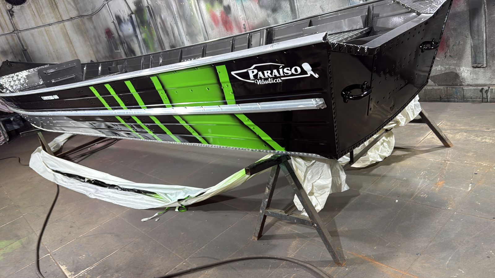Barco de alumínio modelo 3