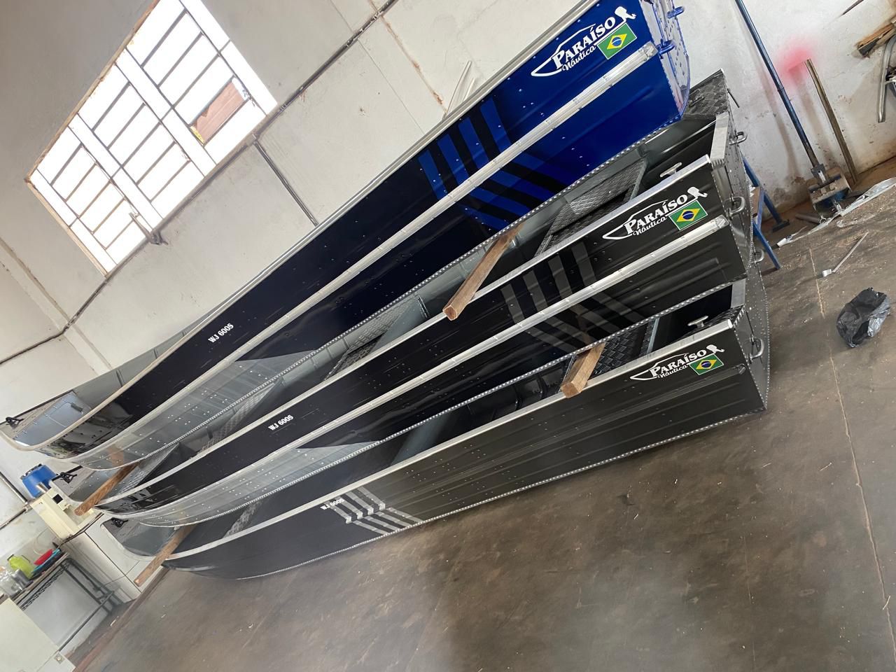 Barco de alumínio modelo 2