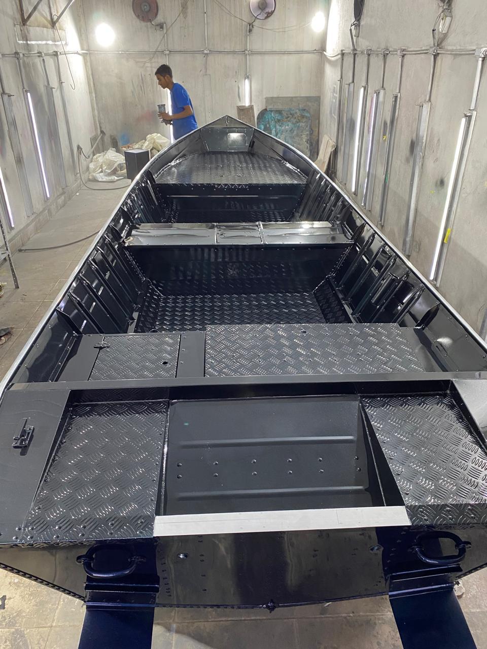 Barco com acabamento premium