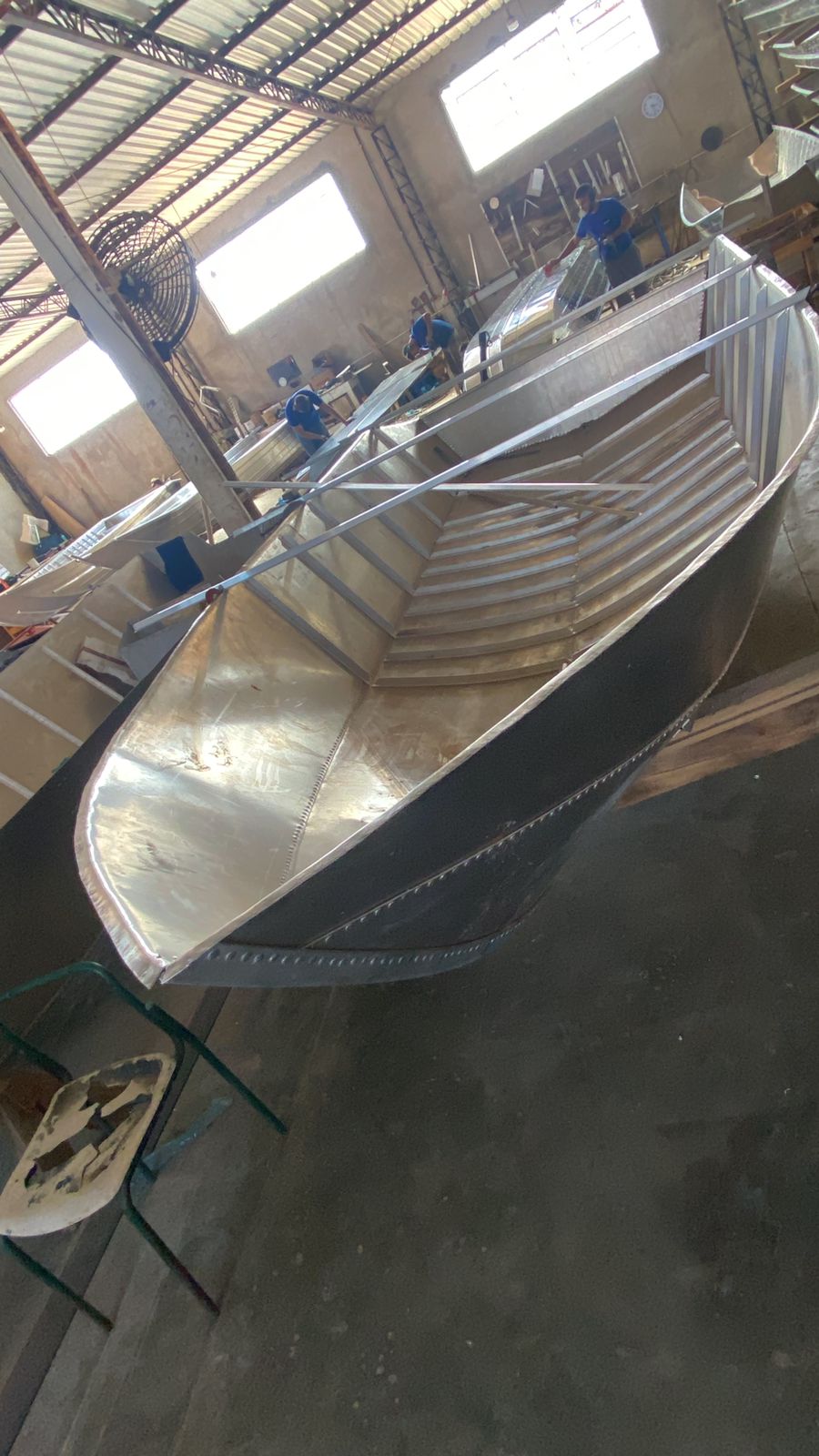 Barco de alumínio modelo 2