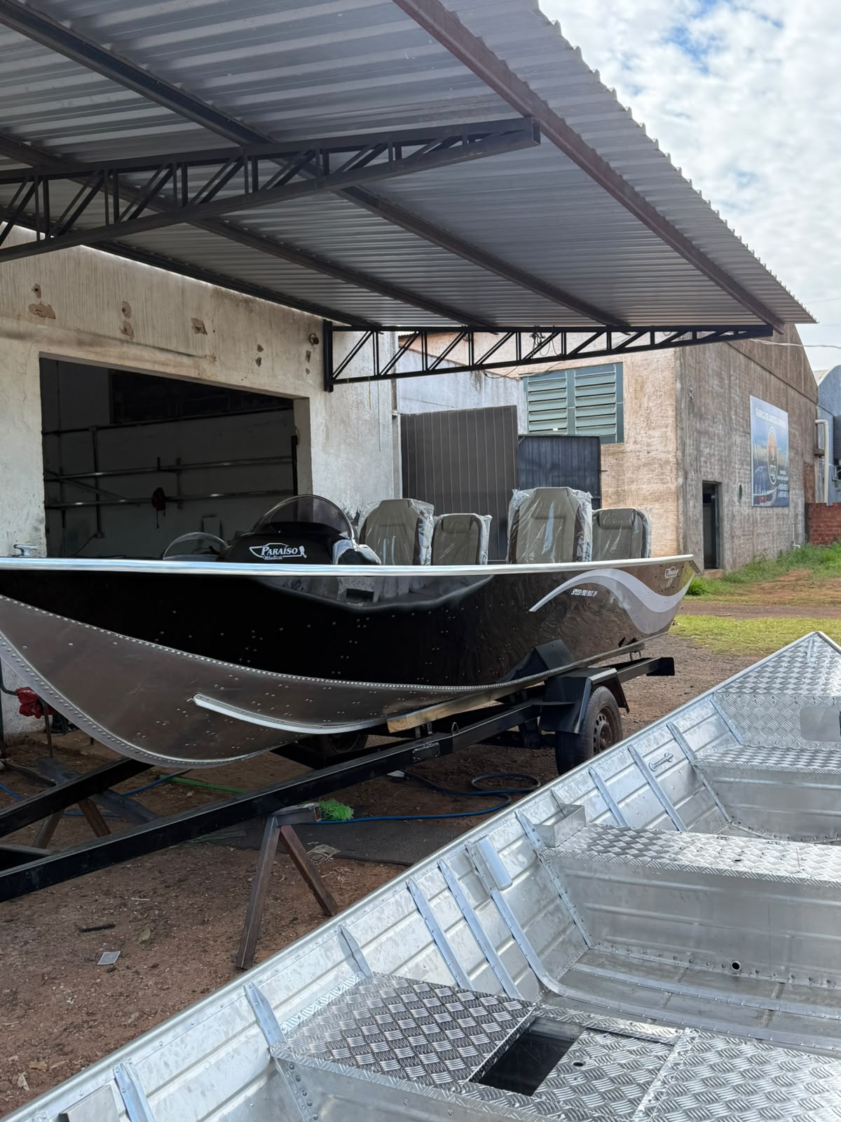 Barco de alumínio modelo 2