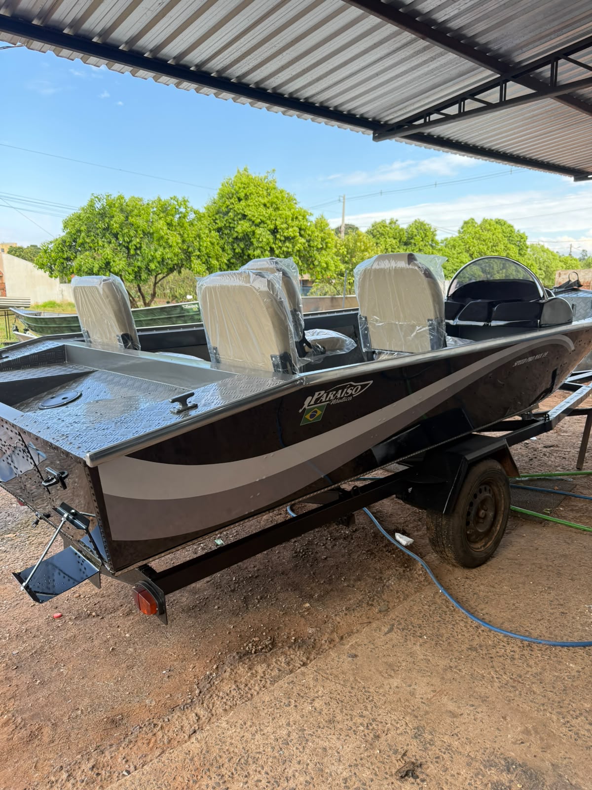 Barco de alumínio modelo 5