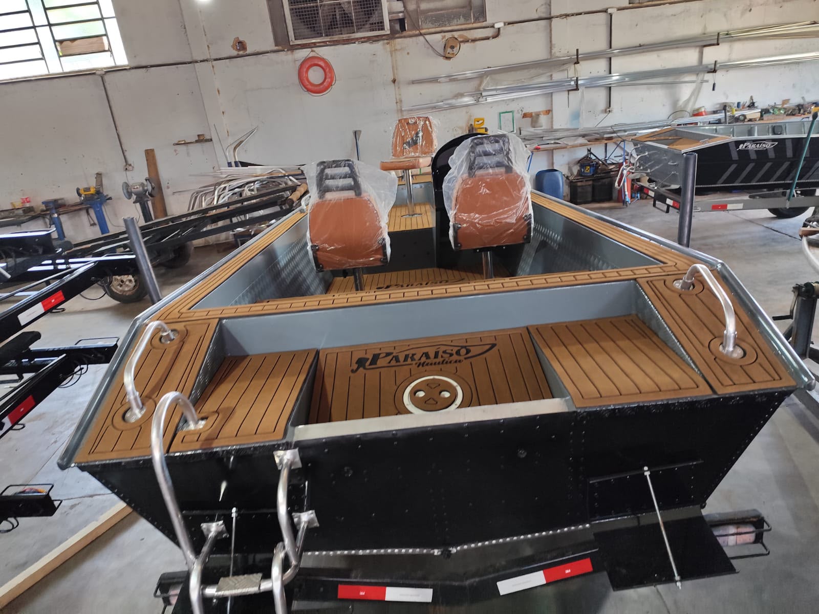 Barco de alumínio modelo 9