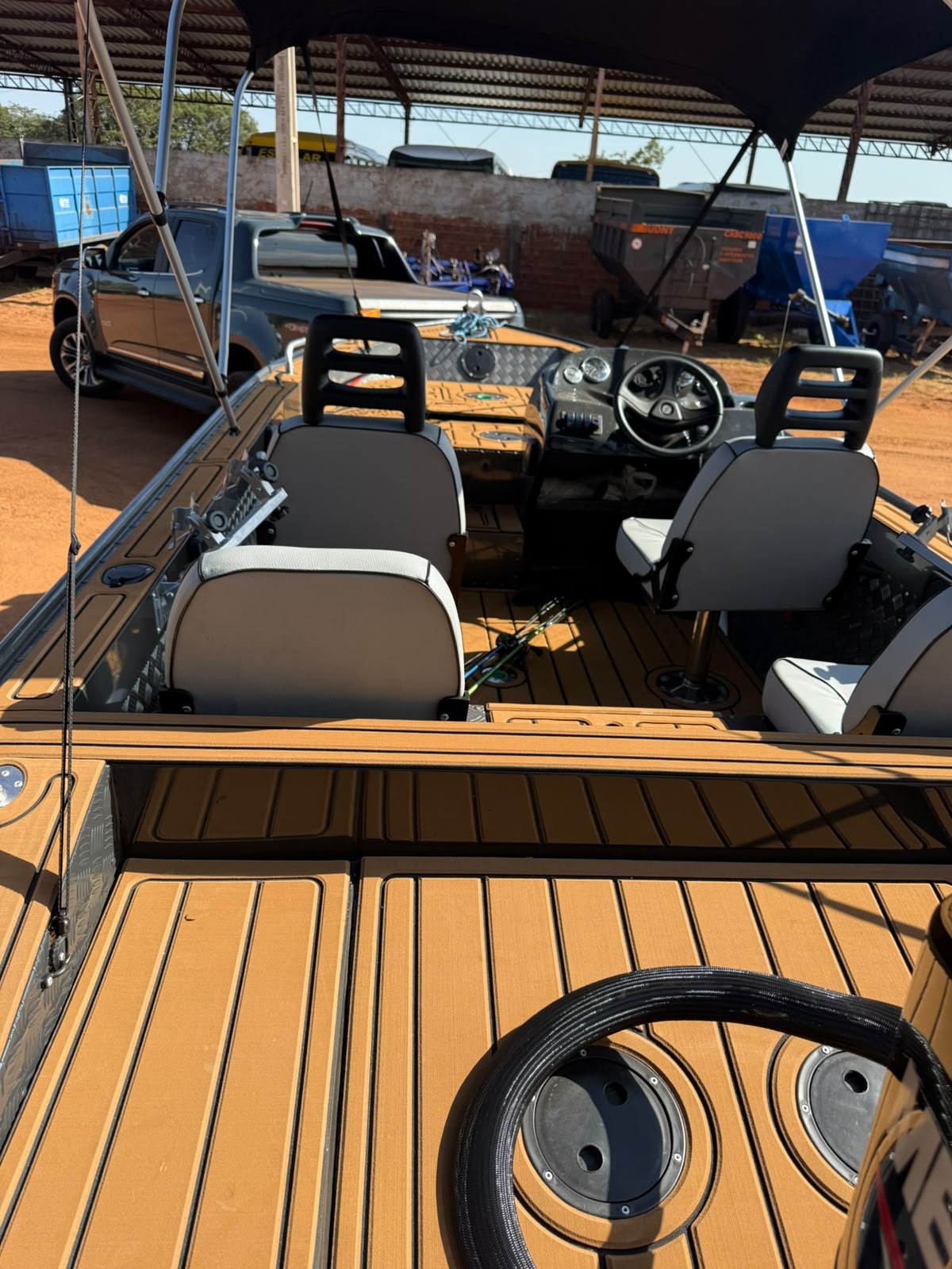 Barco de alumínio modelo 14