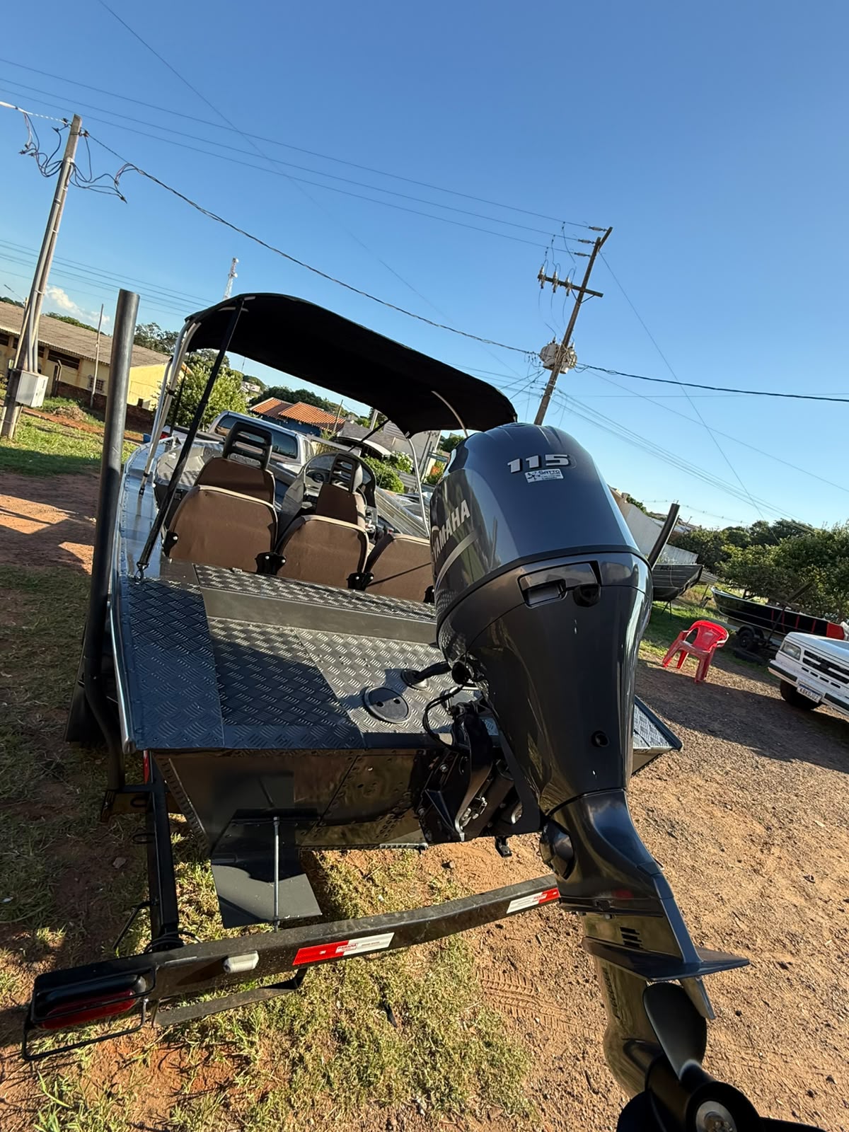 Barco de alumínio modelo 18